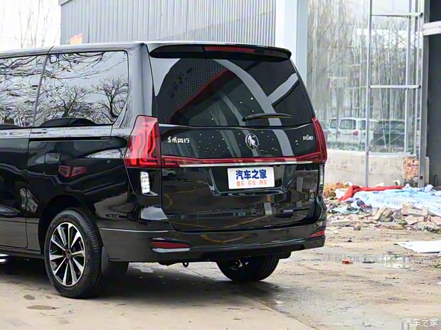 東風(fēng)風(fēng)行 風(fēng)行M7 2022款 領(lǐng)爵款 2.0T 自動侯爵版