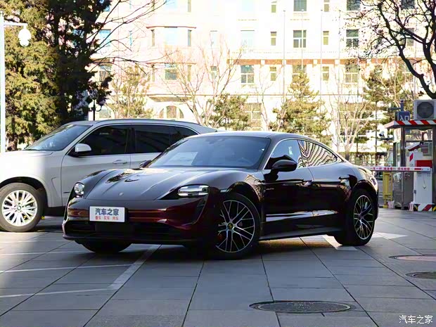 保時(shí)捷 Taycan 2022款 Taycan 4S