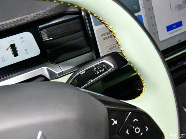 睿蓝汽车 睿蓝7 2023款 605km 猎光 睿蓝汽车 睿蓝7 2023款 605km 猎光