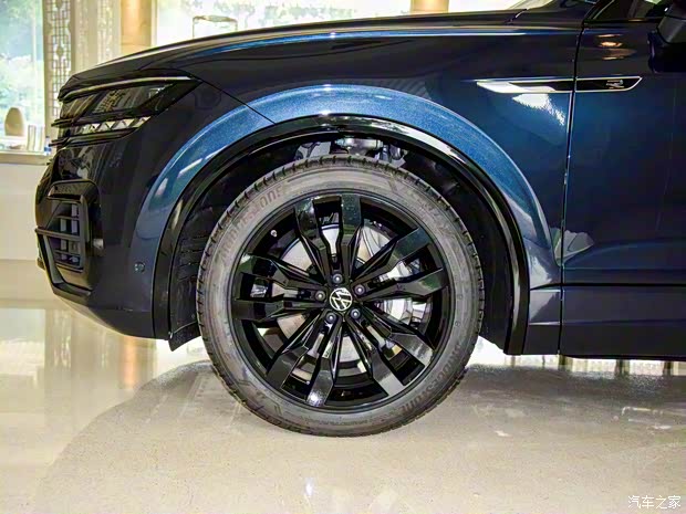 大众(进口) 途锐 2022款 3.0TSI R-Line Edition 20 大众(进口) 途锐 2022款 3.0TSI R-Line Edition 20