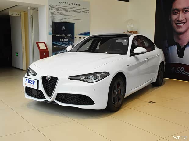 阿尔法·罗密欧 Giulia 2022款 2.0T 280HP Veloce 赛道版