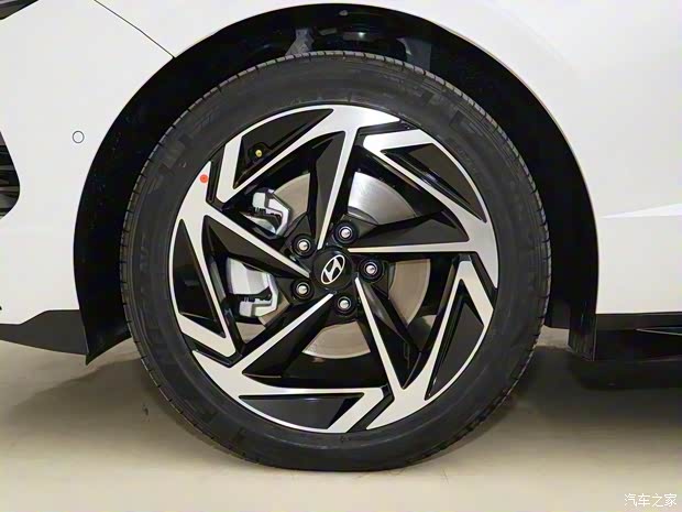 北京现代 索纳塔 2024款 1.5T 高配版 北京现代 索纳塔 2024款 1.5T 高配版