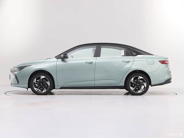 几何汽车 几何G6 2022款 620 旗舰型 几何汽车 几何G6 2022款 620 旗舰型