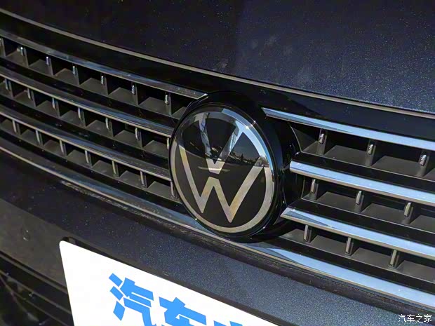 一汽-大众 迈腾 2023款 200万辆纪念版 330TSI DSG豪华型 一汽-大众 迈腾 2023款 200万辆纪念版 330TSI DSG豪华型