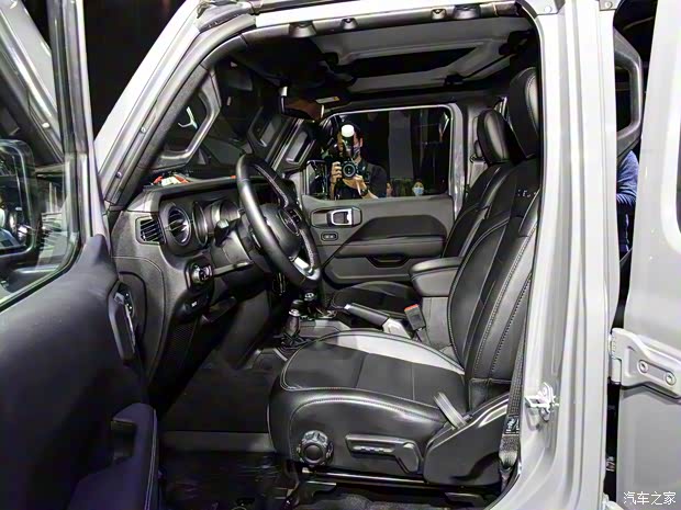 Jeep(进口) 角斗士 2022款 先行版 Jeep(进口) 角斗士 2022款 先行版
