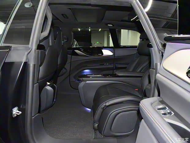 Faraday Future FF 91 2023款 2.0 未來(lái)主義者版聯(lián)盟版