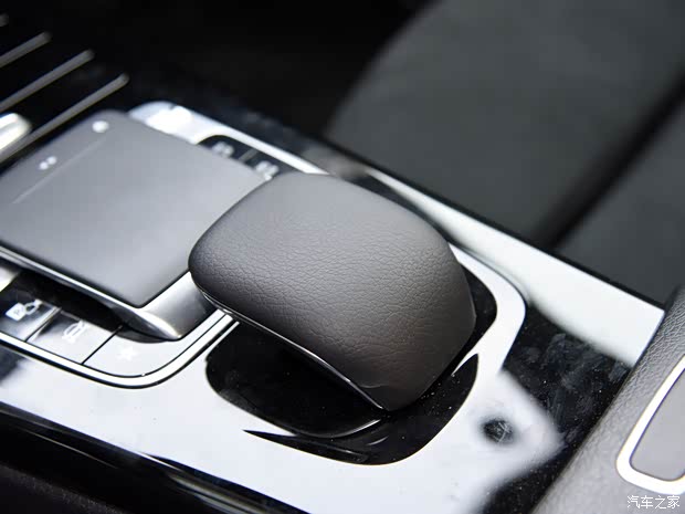 北京奔驰 奔驰A级 2019款 A 200 L 运动轿车先行特别版 北京奔驰 奔驰A级 2019款 A 200 L 运动轿车先行特别版