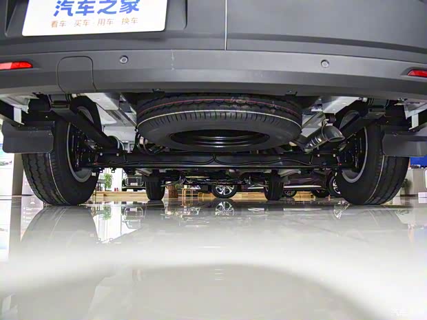 上汽大通 上汽大通MAXUS 新途V70 2023款 2.0T柴油手動精英版5/6座 93kW