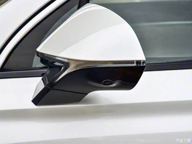 上汽集团 荣威RX5 eMAX 2022款 PHEV无畏尊荣版