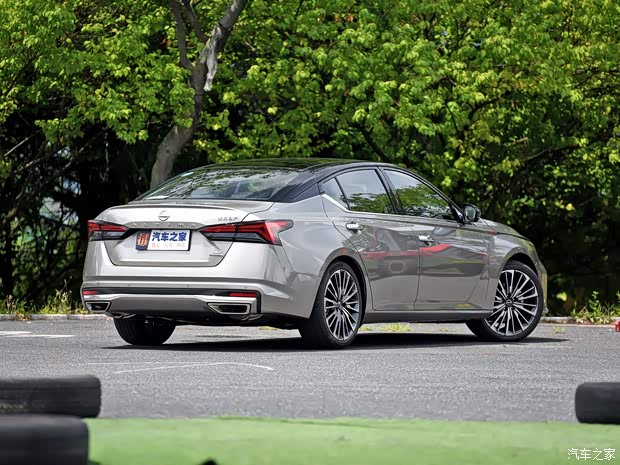 东风日产 天籁 2022款 2.0T 高配版 东风日产 天籁 2022款 2.0T 高配版