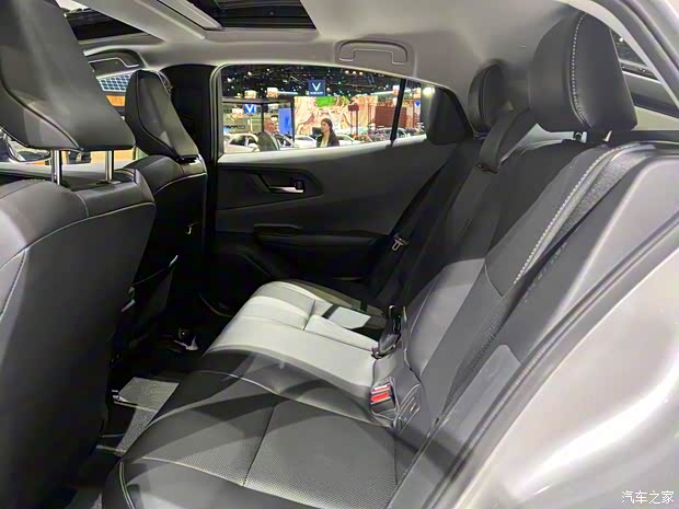 丰田(进口) 普锐斯(海外) 2023款 Hybrid 美国版 丰田(进口) 普锐斯(海外) 2023款 Hybrid 美国版