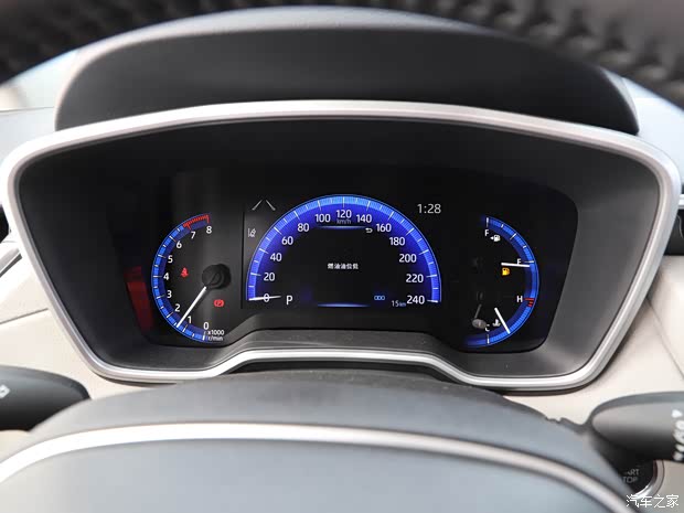 广汽丰田 锋兰达 2022款 2.0L CVT尊贵版