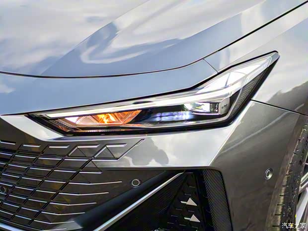 長(zhǎng)安汽車 長(zhǎng)安UNI-V 2022款 基本型