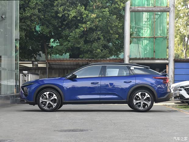 东风雪铁龙 凡尔赛C5 X 2021款 1.6T 享不凡