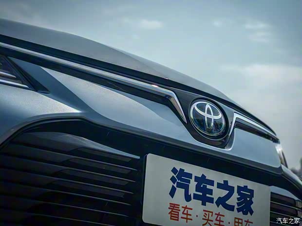 一汽豐田 卡羅拉 2019款 雙擎 1.8L E-CVT旗艦版