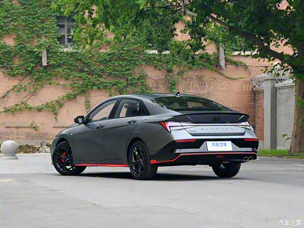 北京現(xiàn)代 伊蘭特 2024款 240TGDi DCT N Line版