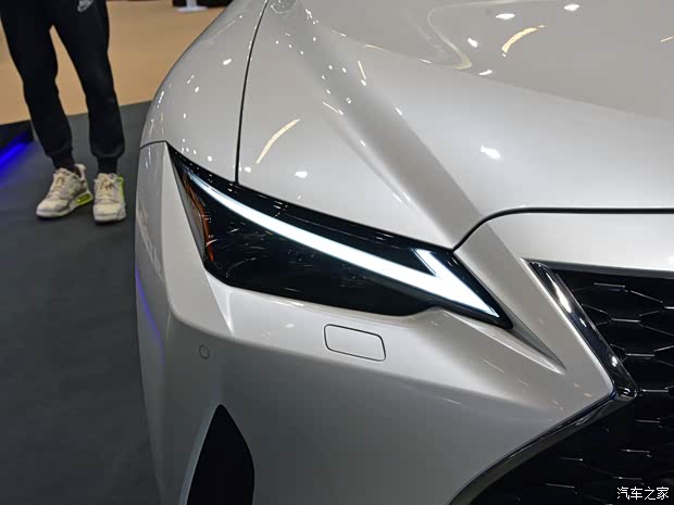 雷克薩斯 雷克薩斯IS 2021款 300h 中國澳門版