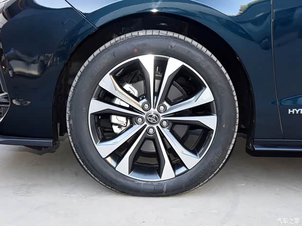 一汽丰田 格瑞维亚 2022款 2.5L混动 旗舰版 一汽丰田 格瑞维亚 2022款 2.5L混动 旗舰版