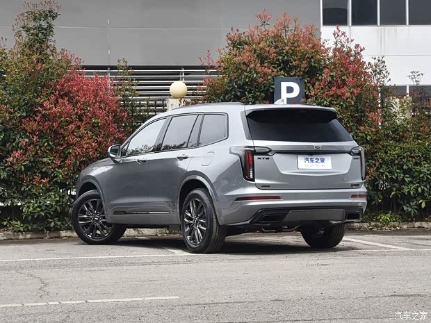 上汽通用凱迪拉克 凱迪拉克XT6 2023款 2.0T 六座四驅(qū)鉑金型黑鉆版