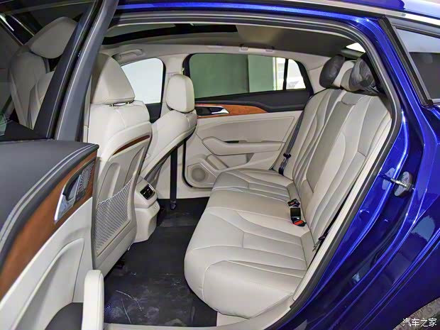 一汽红旗 红旗H5 2019款 30TD 智联御动版