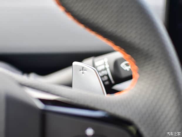 長(zhǎng)安汽車 長(zhǎng)安UNI-V 2022款 基本型