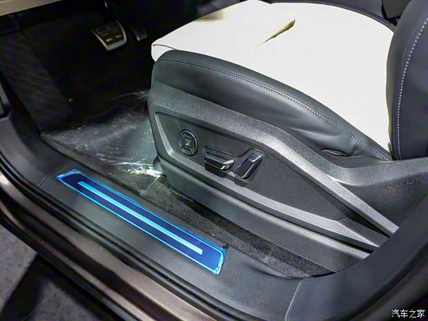 上汽奧迪 奧迪Q6 2022款 50 TFSI 基本型