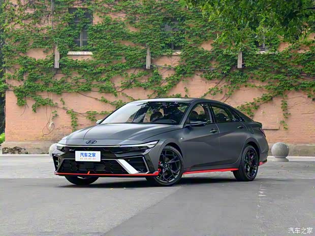 北京現(xiàn)代 伊蘭特 2023款 240TGDi DCT N Line LUX尊貴版