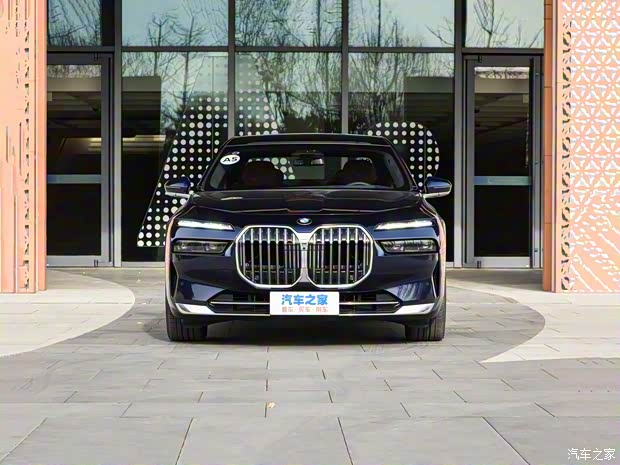 宝马(进口) 宝马7系 2023款 740Li 豪华套装 宝马(进口) 宝马7系 2023款 740Li 豪华套装