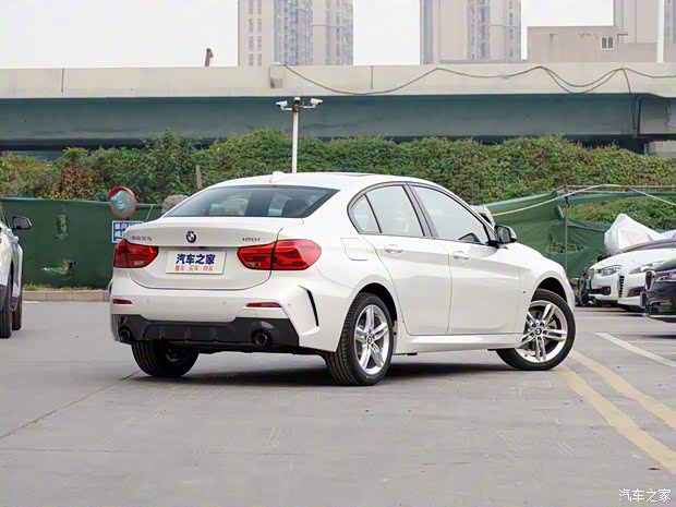 華晨寶馬 寶馬1系 2021款 120i M運(yùn)動(dòng)曜夜版