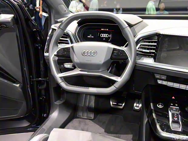 一汽-大众奥迪 奥迪Q4 e-tron 2022款 50 e-tron quattro 一汽-大众奥迪 奥迪Q4 e-tron 2022款 50 e-tron quattro