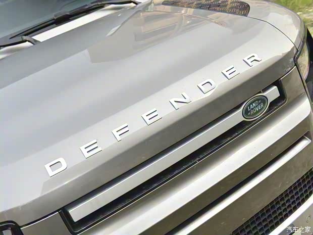 路虎(进口) 路虎卫士 2023款 改款 90 3.0T P400 XS