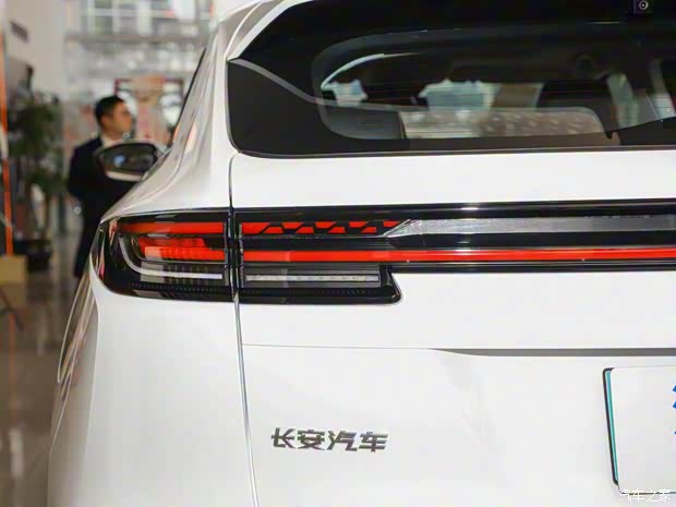 长安汽车 长安UNI-K新能源 2022款 蓝鲸iDD 卓越型