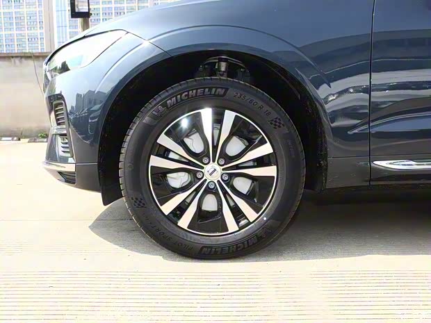 沃尔沃亚太 沃尔沃XC60 2023款 B5 四驱智逸豪华版