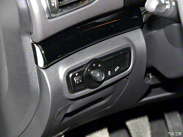 廣汽乘用車(chē) 傳祺GS4 2018款 200T 手動(dòng)兩驅(qū)舒適版