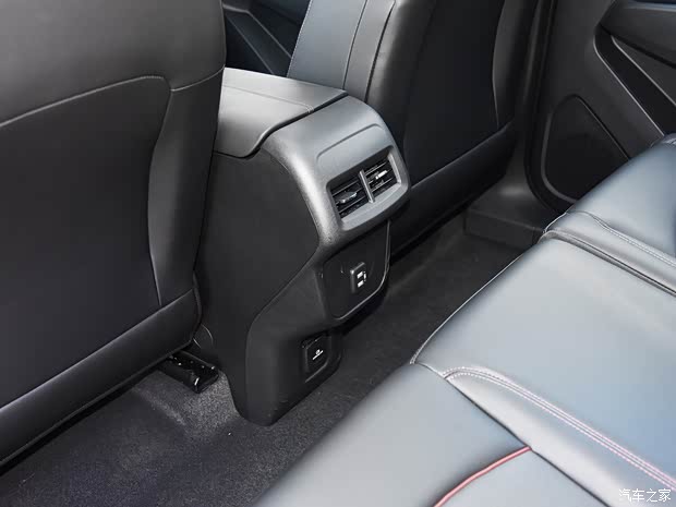 上汽通用雪佛蘭 探界者 2021款 Redline 550T 自動四驅(qū)RS