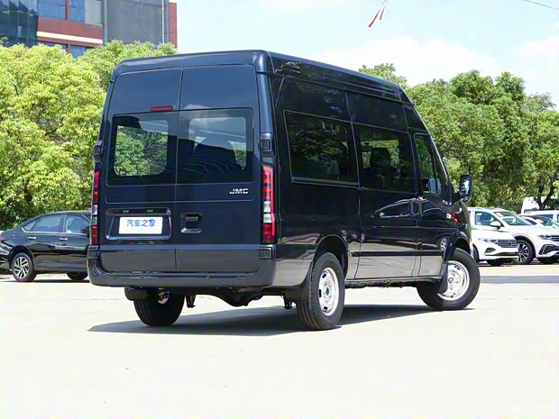 江鈴汽車(chē) 江鈴福順 2022款 2.0T柴油多功能乘用車(chē)中軸中高頂6-7座JX4D20A6H