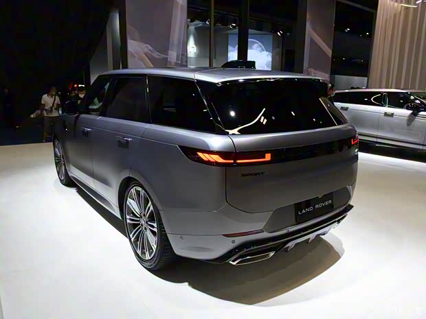 路虎(进口) 揽胜运动版 2023款 3.0 L6 P400 Dynamic SE 路虎(进口) 揽胜运动版 2023款 3.0 L6 P400 Dynamic SE