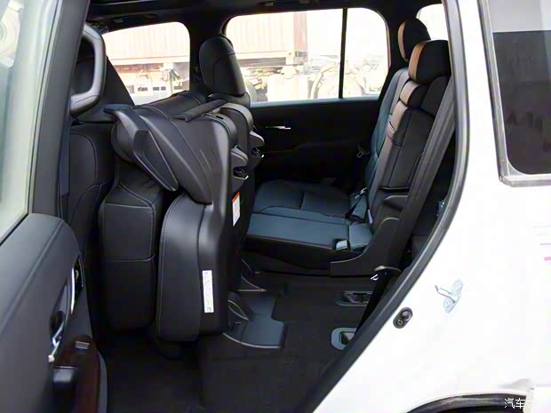 丰田(进口) 兰德酷路泽(进口) 2022款 3.4T 中东版 丰田(进口) 兰德酷路泽(进口) 2022款 3.4T 中东版