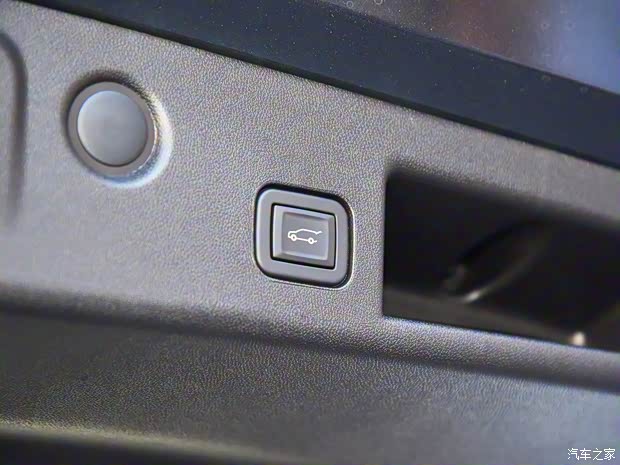 上汽通用雪佛蘭 探界者 2021款 Redline 550T 自動四驅(qū)RS