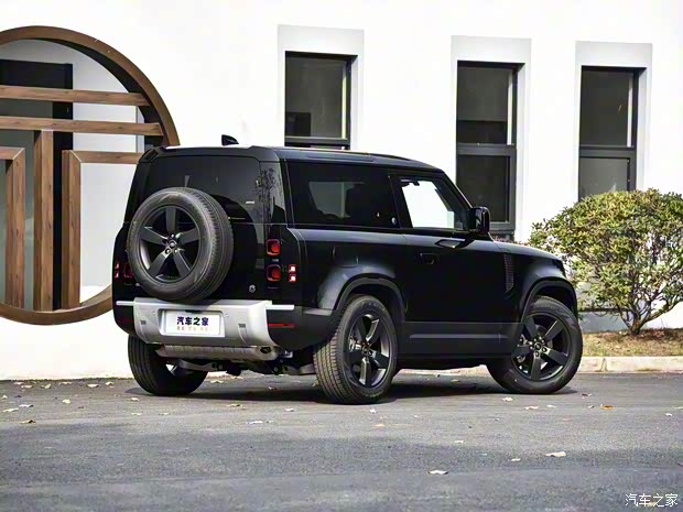 路虎(進(jìn)口) 路虎衛(wèi)士 2022款 90 2.0T P300 虎威雄心版