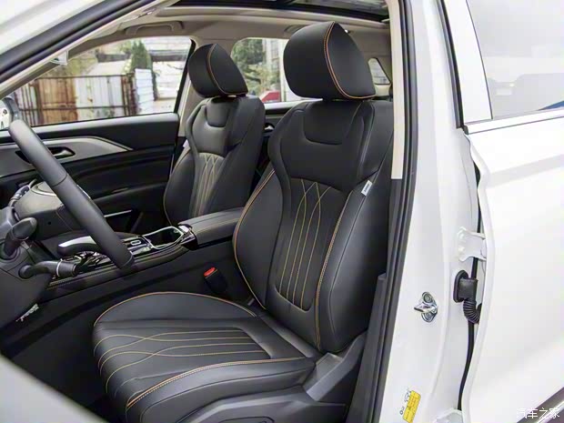 一汽奔騰 奔騰T77 2022款 基本型