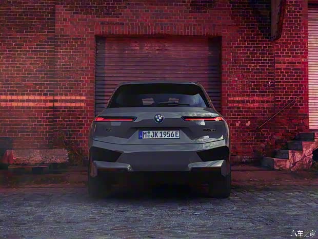 宝马(进口) 宝马iX 2022款 M60 欧洲版 宝马(进口) 宝马iX 2022款 M60 欧洲版