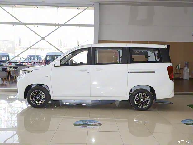 东风小康 风光380 2022款 1.5L 舒适型客车(钢板弹簧)5座 东风小康 风光380 2022款 1.5L 舒适型客车(钢板弹簧)5座