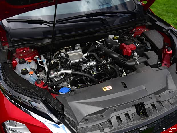 广汽三菱 欧蓝德 2023款 1.5T CVT四驱尊耀版 7座 广汽三菱 欧蓝德 2023款 1.5T CVT四驱尊耀版 7座