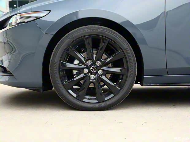 长安马自达 马自达3 昂克赛拉 2022款 2.0L 自动黑耀高配版 长安马自达 马自达3 昂克赛拉 2022款 2.0L 自动黑耀高配版