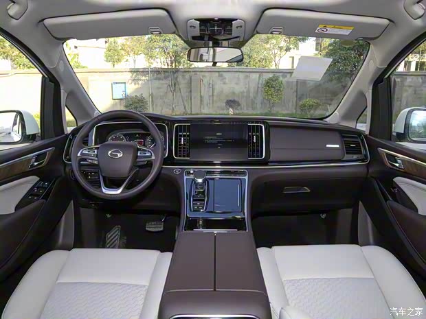 广汽乘用车 传祺M8 2021款 领秀系列 390T 豪华版