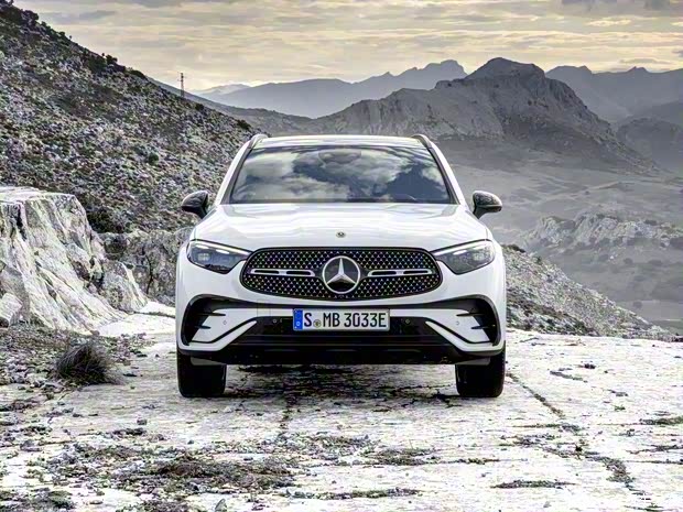 奔驰(进口) 奔驰GLC新能源(进口) 2023款 基本型 奔驰(进口) 奔驰GLC新能源(进口) 2023款 基本型