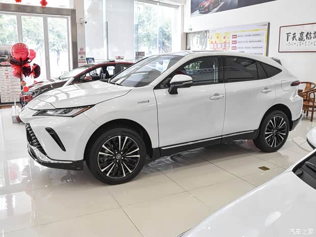 广汽丰田 威飒 2022款 双擎 2.5L CVT两驱尊贵版