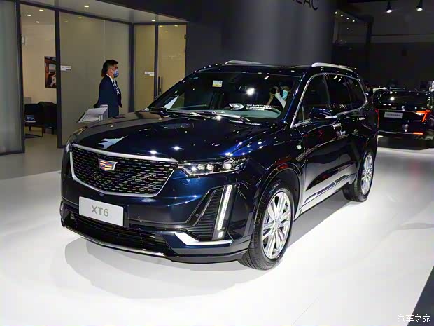 上汽通用凱迪拉克 凱迪拉克XT6 2022款 2.0T 七座四驅豪華120周年限量版