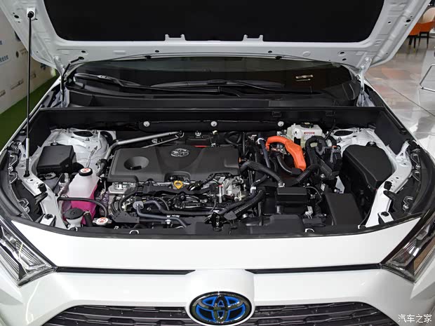 一汽丰田 RAV4荣放 2021款 改款 双擎 2.5L CVT四驱旗舰版 一汽丰田 RAV4荣放 2021款 改款 双擎 2.5L CVT四驱旗舰版